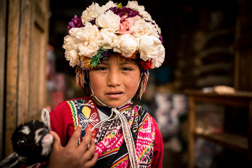 Young girls in traditional dress, Pisac Textiles Market, Sacred Valley, Peru