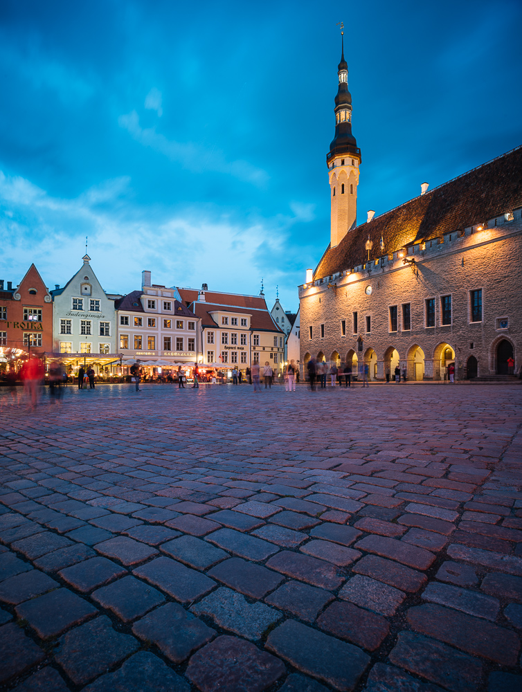 Town Hall Square (Raekoja plats) at dusk, Old Town, Tallinn, Estonia, Europe